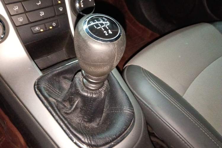 Used Chevrolet Cruze 2013 1.6L SL MT Gear Lever