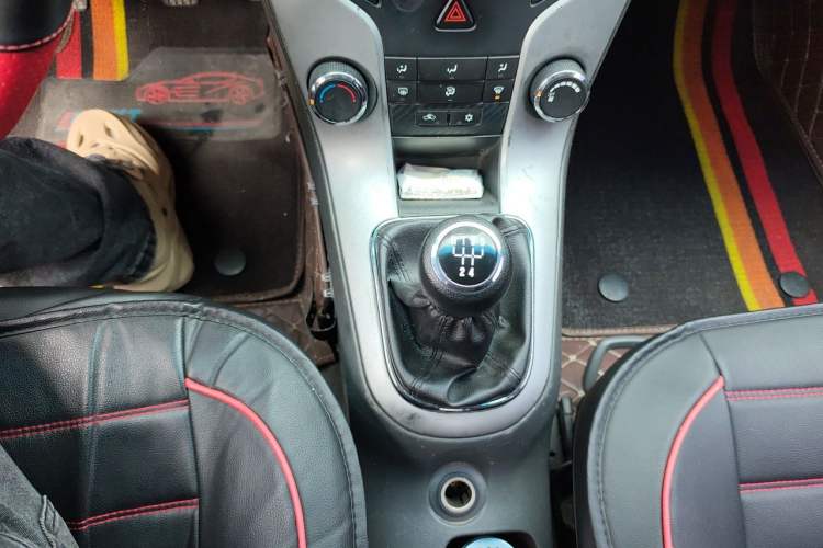 Used Chevrolet Cruze 2013 1.6L SL MT Gear Lever