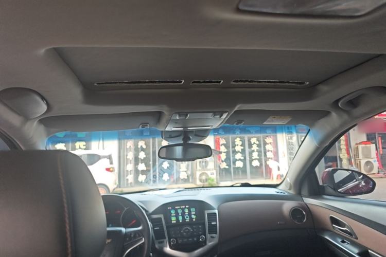 Used Chevrolet Cruze 2013 Hatchback 1.6L Automatic Luxury Model Headliner