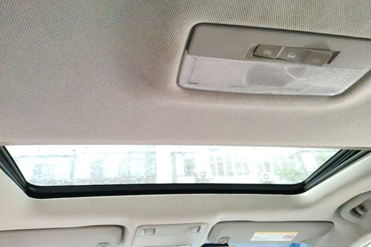 Used Chevrolet Cruze 2013 1.6L SE MT Headliner