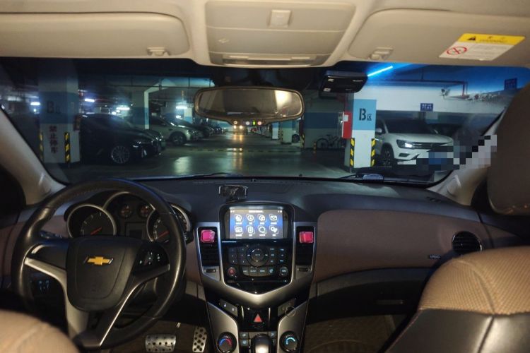 Used Chevrolet Cruze 2013 Hatchback 1.6L Automatic Luxury Model Headliner