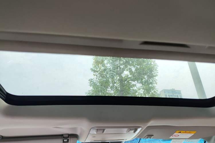 Used Chevrolet Cruze 2013 Hatchback 1.6L Manual Luxury Model Headliner