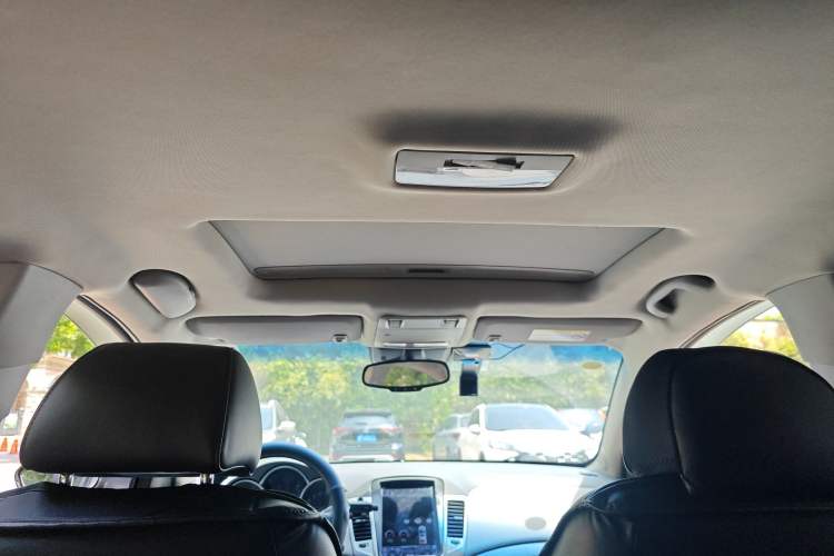Used Chevrolet Cruze 2013 1.6L SE AT Headliner