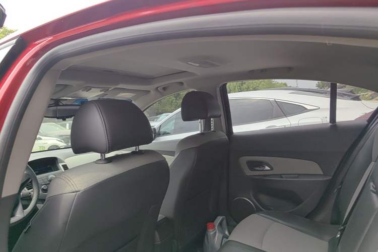 Used Chevrolet Cruze 2013 1.8L SE AT Headliner