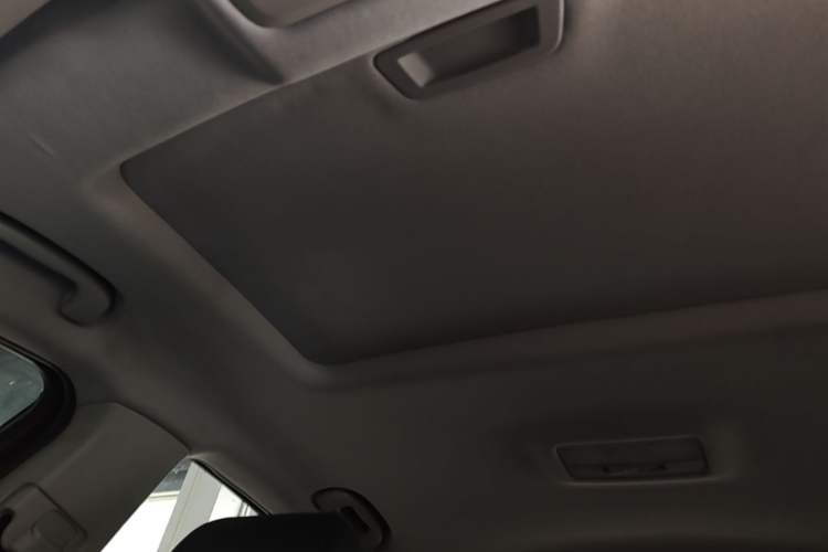 Used Chevrolet Cruze 2013 Hatchback 1.6L Automatic Luxury Model Headliner