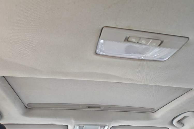 Used Chevrolet Cruze 2013 Hatchback 1.6L Manual Luxury Model Headliner