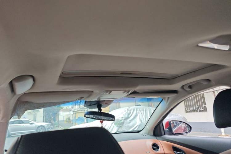 Used Chevrolet Cruze 2013 Hatchback 1.6T Automatic Flagship Model Headliner