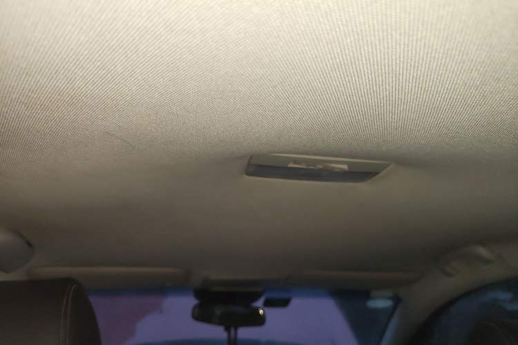 Used Chevrolet Cruze 2013 1.6L SL MT Headliner