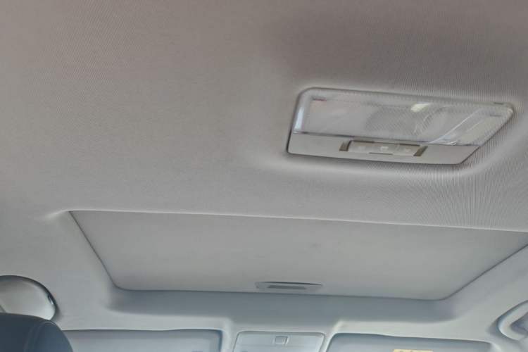 Used Chevrolet Cruze 2013 Hatchback 1.6L Automatic Luxury Model Headliner