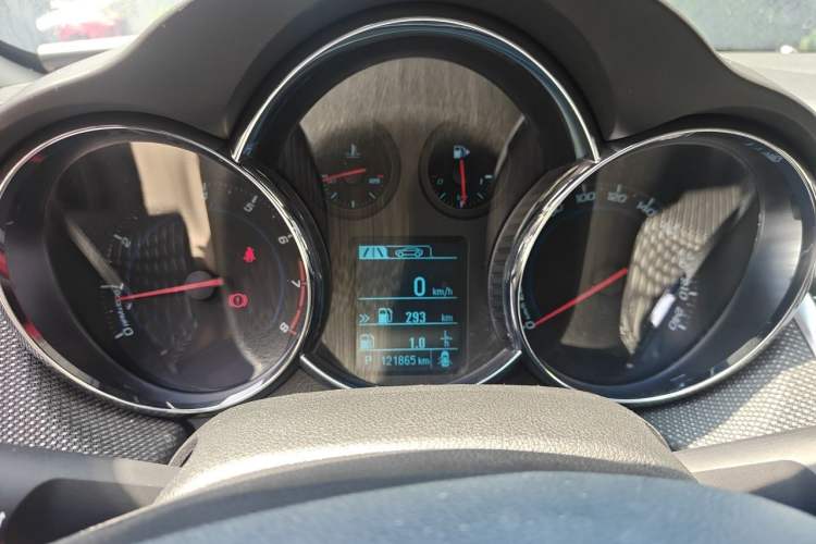 Used Chevrolet Cruze 2013 Hatchback 1.6T Automatic Flagship Model Instrument Cluster