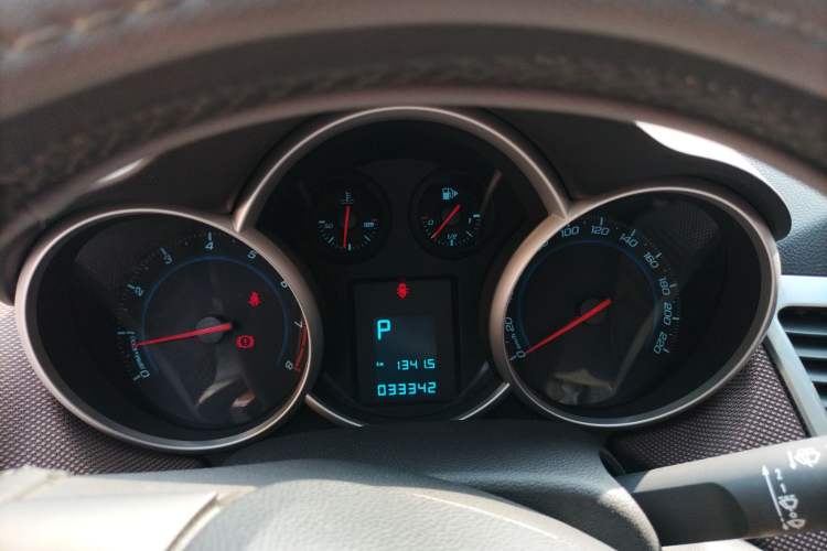 Used Chevrolet Cruze 2013 Hatchback 1.6L Automatic Luxury Model Instrument Cluster