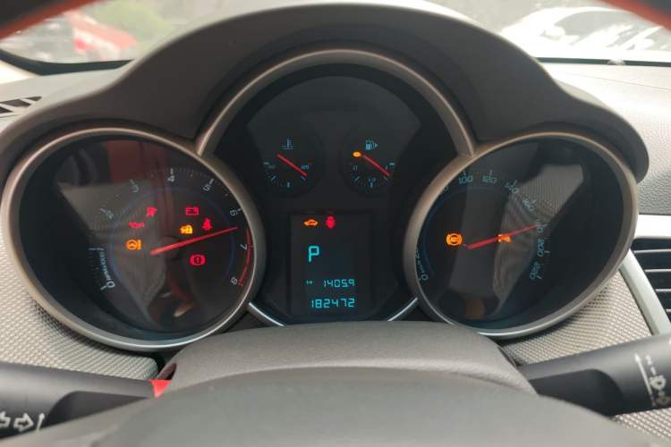 Used Chevrolet Cruze 2013 1.8L SE AT Instrument Cluster