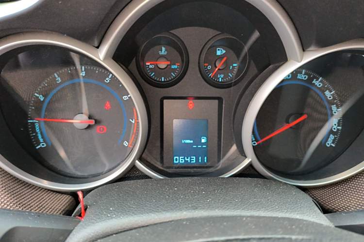 Used Chevrolet Cruze 2013 Hatchback 1.6L Manual Luxury Model Instrument Cluster