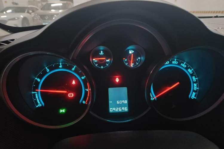 Used Chevrolet Cruze 2013 Hatchback 1.6L Manual Luxury Model Instrument Cluster