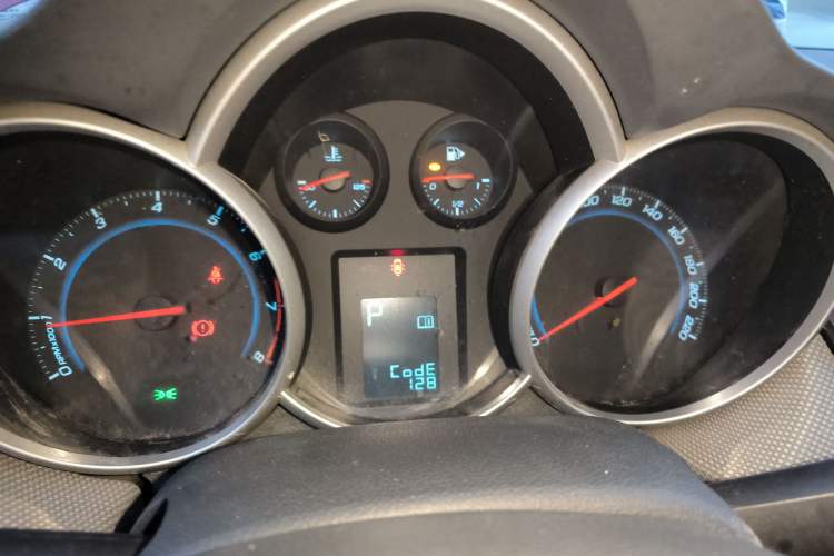 Used Chevrolet Cruze 2013 1.8L SE AT Instrument Cluster