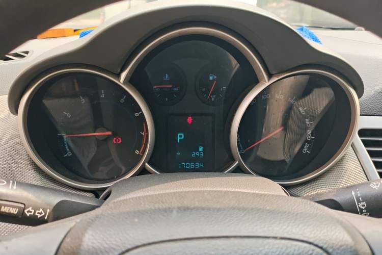 Used Chevrolet Cruze 2013 1.6L SE AT Instrument Cluster