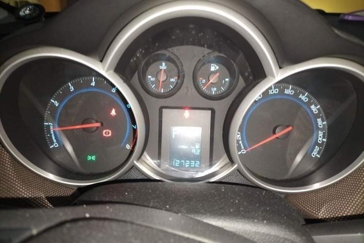 Used Chevrolet Cruze 2013 Hatchback 1.6L Automatic Luxury Model Instrument Cluster