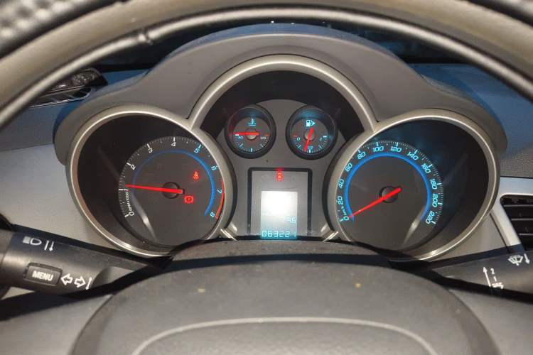 Used Chevrolet Cruze 2013 1.6L SL MT Instrument Cluster