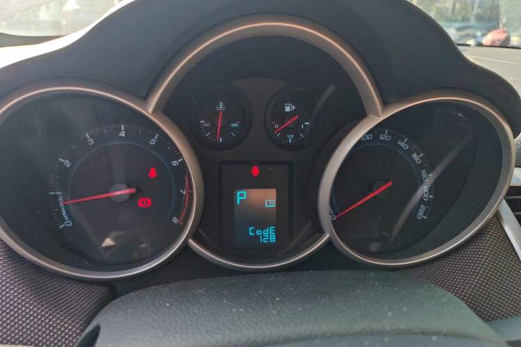 Used Chevrolet Cruze 2013 Hatchback 1.6L Automatic Luxury Model Instrument Cluster
