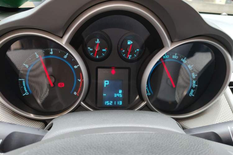 Used Chevrolet Cruze 2013 1.8L SE AT Instrument Cluster