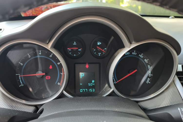 Used Chevrolet Cruze 2013 1.8L SE AT Instrument Cluster