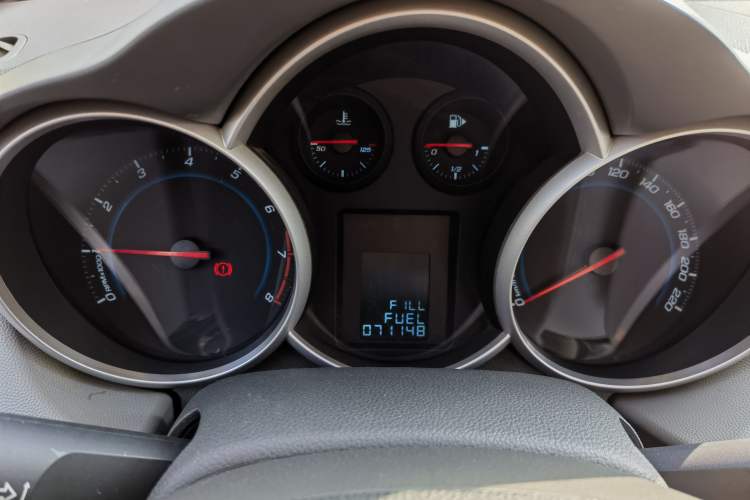 Used Chevrolet Cruze 2013 1.6L SL MT Instrument Cluster