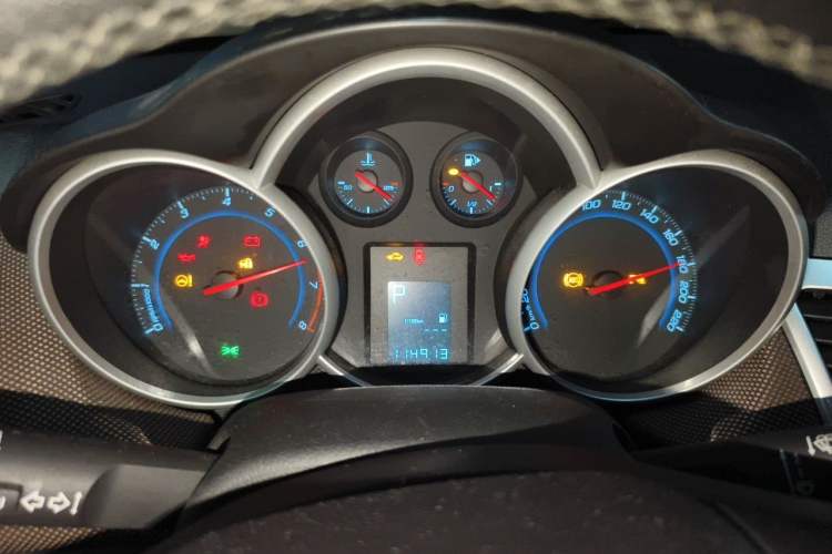 Used Chevrolet Cruze 2013 Hatchback 1.6L Automatic Luxury Model Instrument Cluster