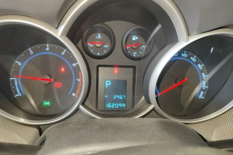 Used Chevrolet Cruze 2013 1.8L SE AT Instrument Cluster