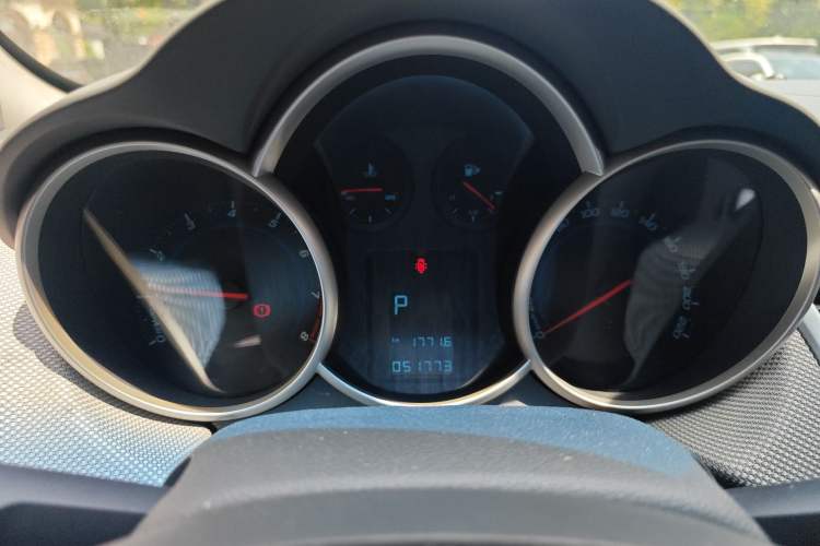 Used Chevrolet Cruze 2013 1.6L SE AT Instrument Cluster