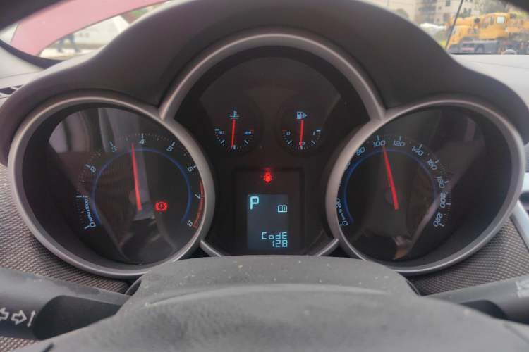Used Chevrolet Cruze 2013 Hatchback 1.6L Automatic Luxury Model Instrument Cluster