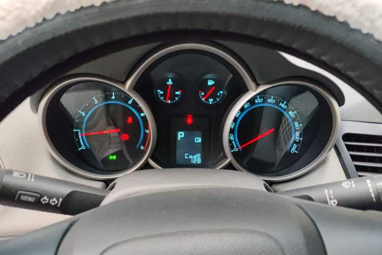 Used Chevrolet Cruze 2013 1.6L SE AT Instrument Cluster