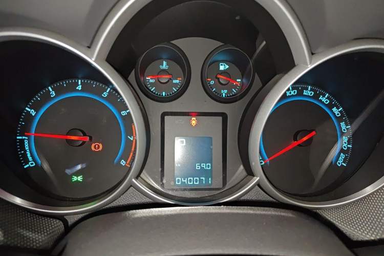 Used Chevrolet Cruze 2013 1.6L SE AT Instrument Cluster