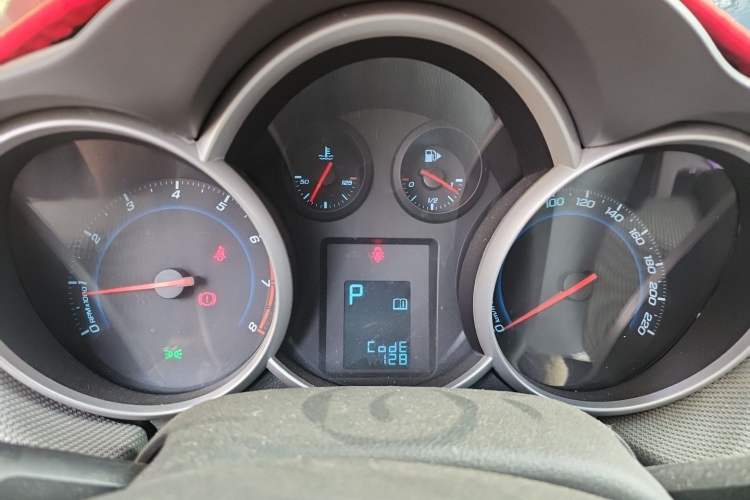 Used Chevrolet Cruze 2013 1.8L SE AT Instrument Cluster