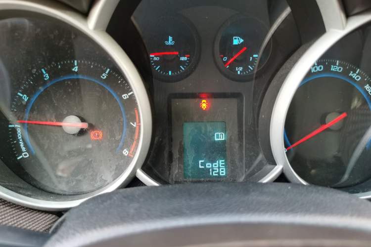 Used Chevrolet Cruze 2013 Hatchback 1.6L Manual Luxury Model Instrument Cluster