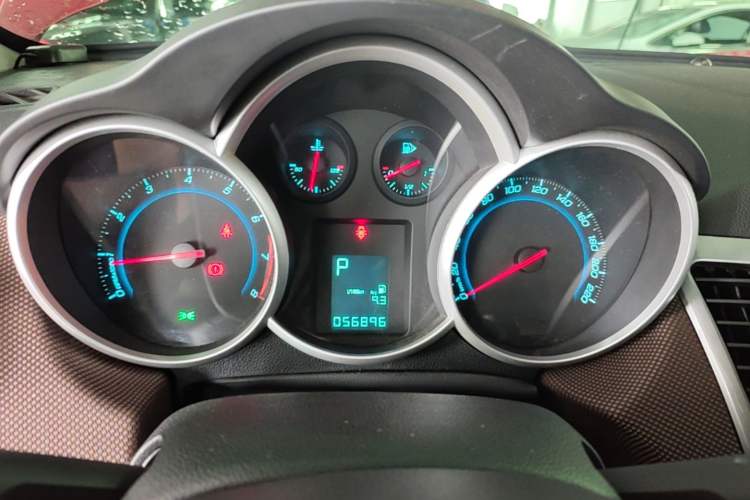 Used Chevrolet Cruze 2013 Hatchback 1.6L Automatic Luxury Model Instrument Cluster