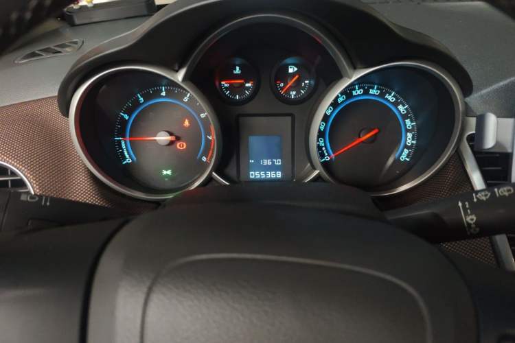 Used Chevrolet Cruze 2013 Hatchback 1.6L Manual Luxury Model Instrument Cluster
