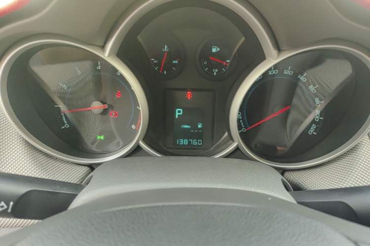 Used Chevrolet Cruze 2013 1.8L SE AT Instrument Cluster