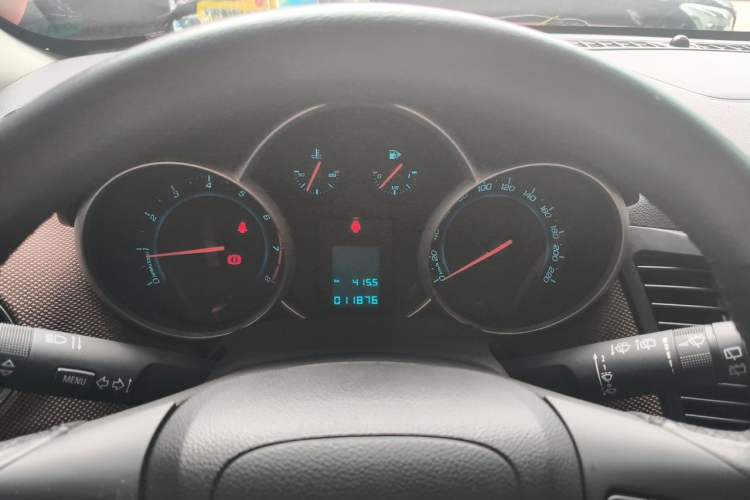Used Chevrolet Cruze 2013 Hatchback 1.6L Manual Luxury Model Instrument Cluster