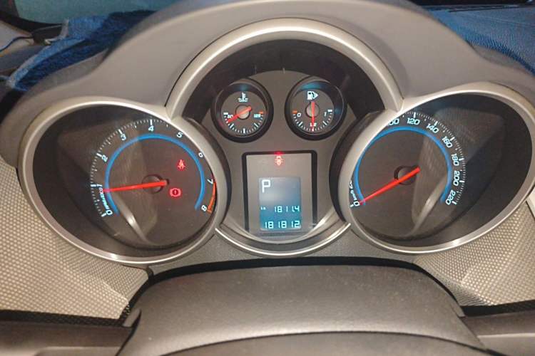 Used Chevrolet Cruze 2013 1.8L SE AT Instrument Cluster