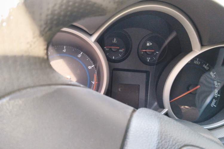 Used Chevrolet Cruze 2013 Hatchback 1.6L Automatic Luxury Model Instrument Cluster