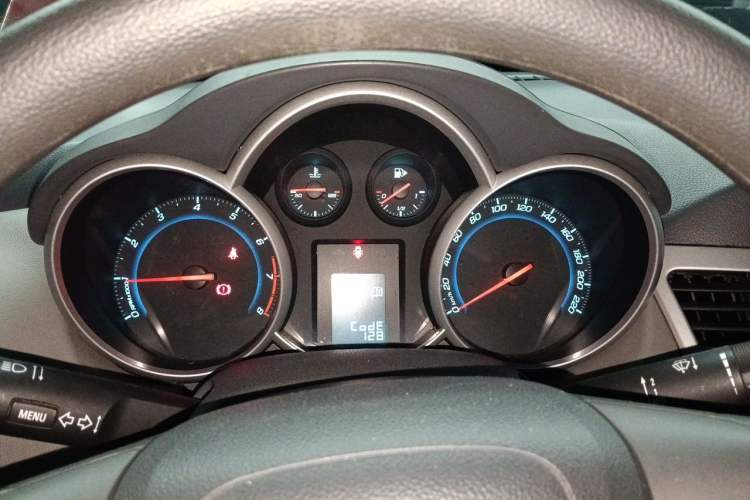 Used Chevrolet Cruze 2013 1.6L SL MT Instrument Cluster