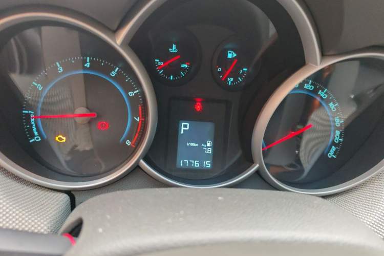 Used Chevrolet Cruze 2013 1.8L SE AT Instrument Cluster