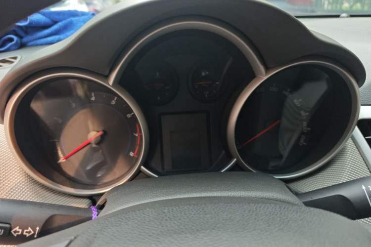 Used Chevrolet Cruze 2013 1.8L SE AT Instrument Cluster