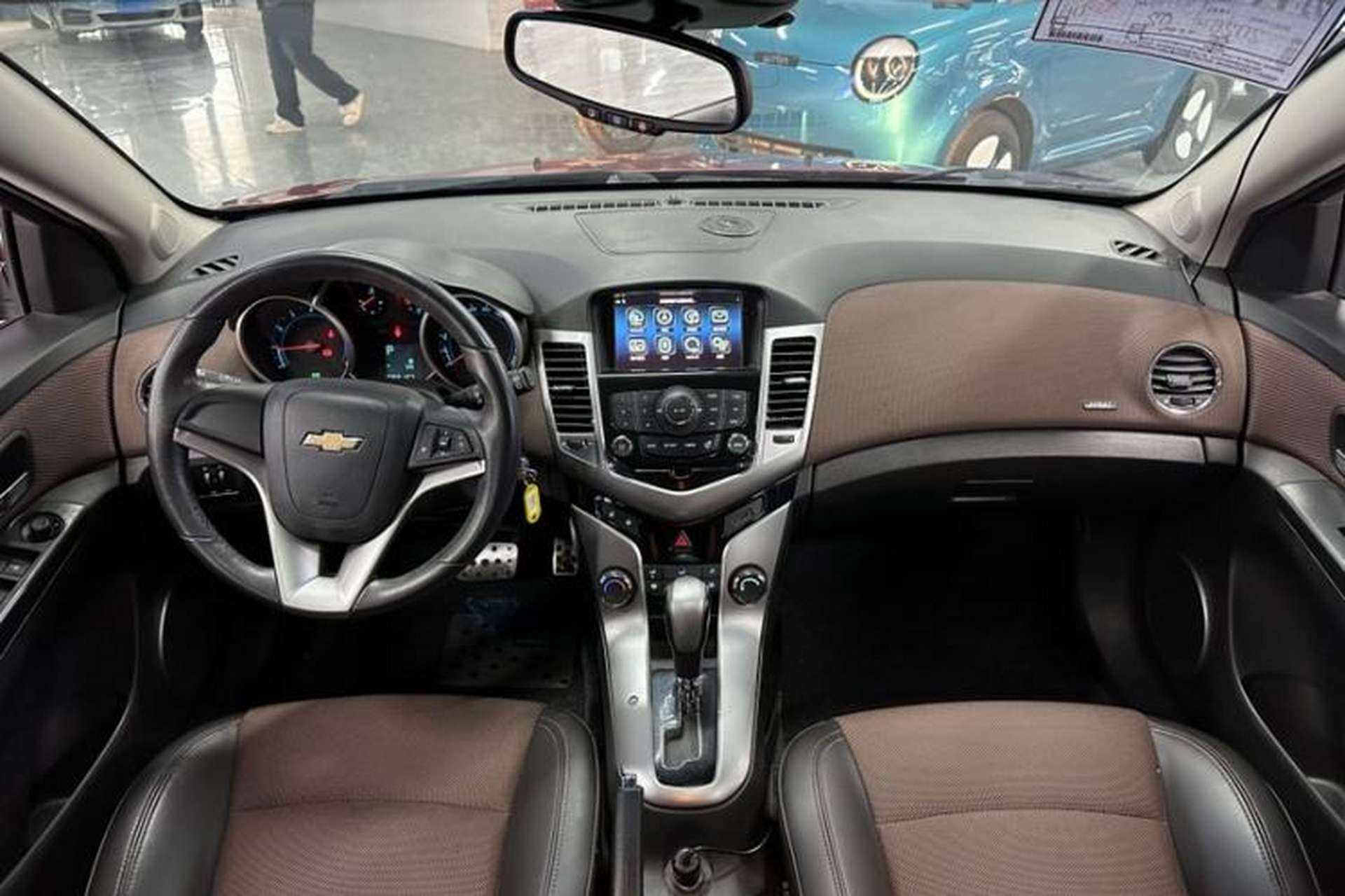 Used Chevrolet Cruze 2013 Hatchback 1.6L Automatic Luxury Model Interior 10
