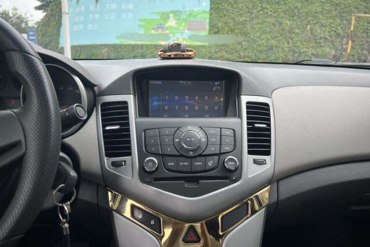 Used Chevrolet Cruze 2013 1.6L SL Grand Edition Automatic Interior 8