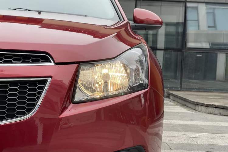 Used Chevrolet Cruze 2013 Hatchback 1.6L Automatic Luxury Model Left Front Headlight