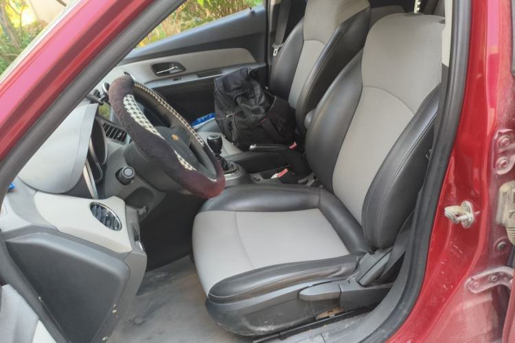 Used Chevrolet Cruze 2013 1.6L SE MT Left Front Seat