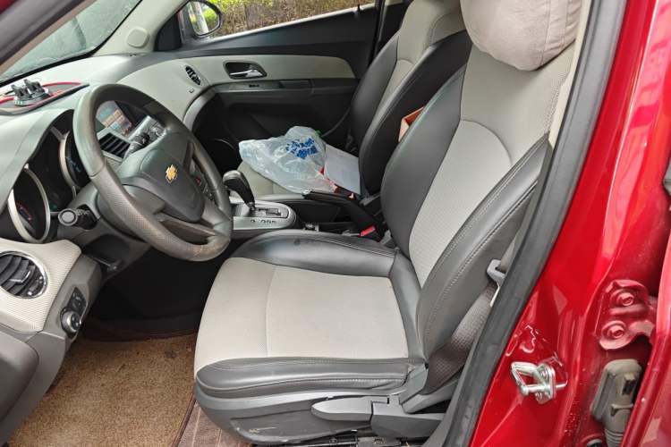 Used Chevrolet Cruze 2013 1.8L SE AT Left Front Seat