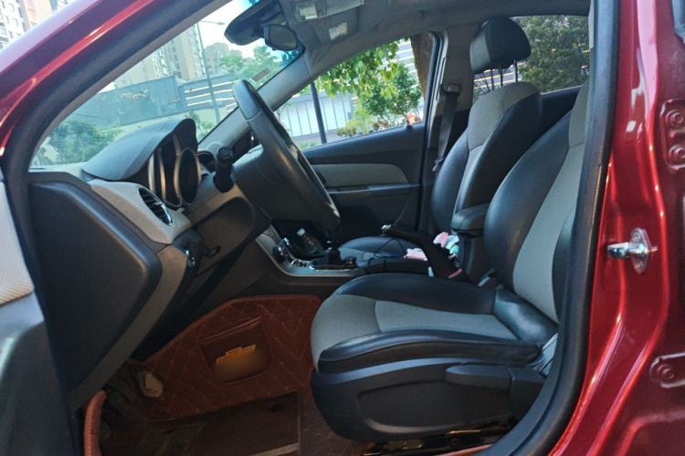 Used Chevrolet Cruze 2013 1.6L SE MT Left Front Seat