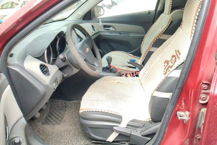 Used Chevrolet Cruze 2013 1.6L SE MT Left Front Seat